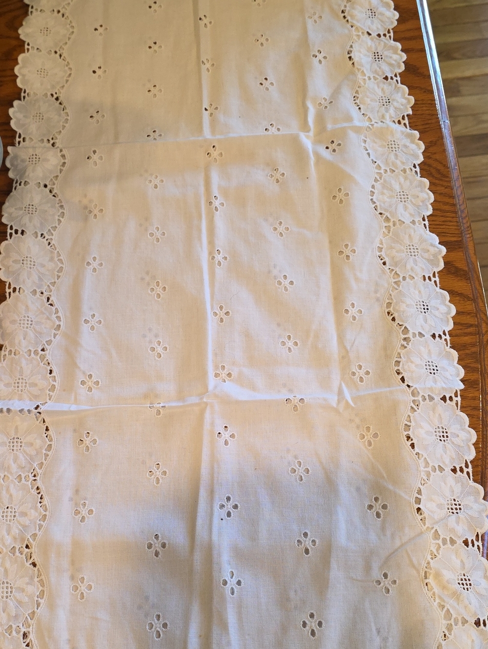 Unbranded Cream Eyelet Lace Table Runner